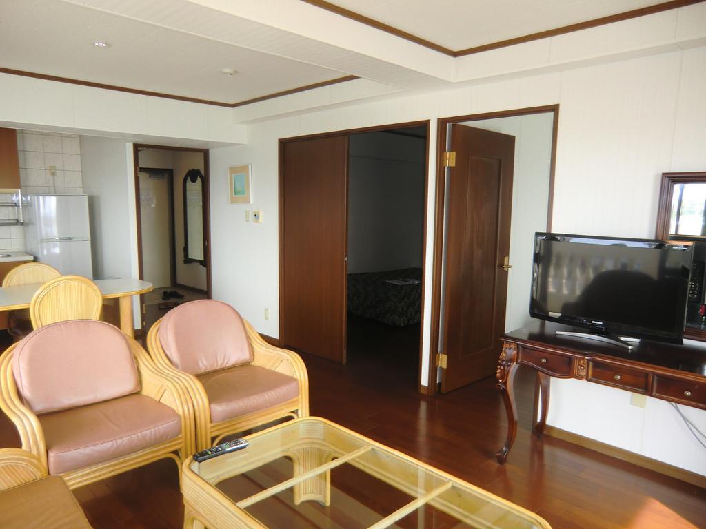 Morimar Resort Hotel Yomitan Rum bild