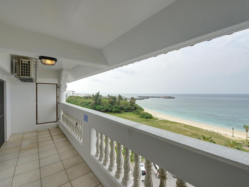 Morimar Resort Hotel Yomitan Exteriör bild
