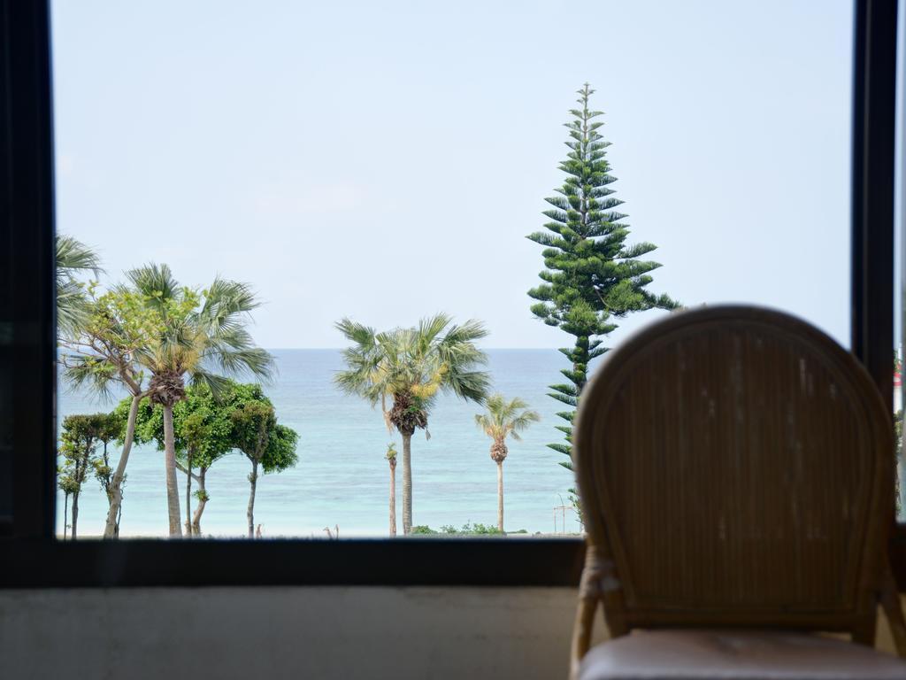 Morimar Resort Hotel Yomitan Exteriör bild